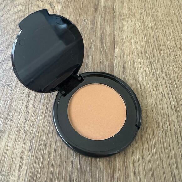 Too Faced Medium/Deep Matte Bronzer in Chocolate Soleil - Picture 1 of 3